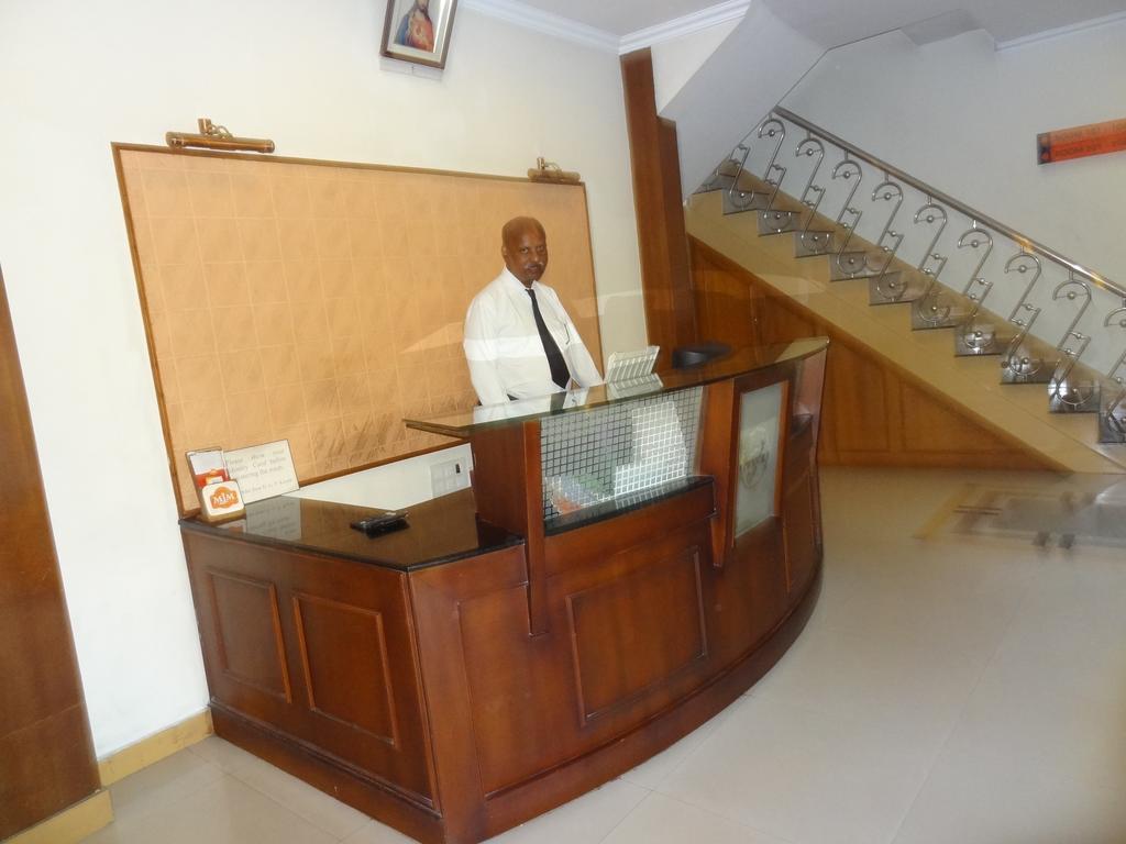 Mjm Plaza Hotel Kochi Ngoại thất bức ảnh