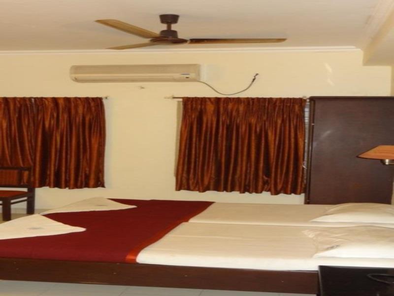Mjm Plaza Hotel Kochi Ngoại thất bức ảnh